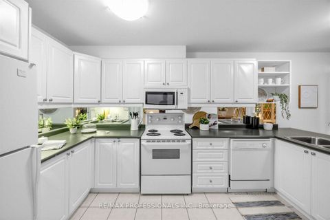 Photo 10 at 7 Briarly Lane, Kingsway South, Toronto
