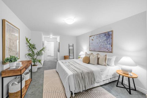 Photo 17 at 7 Briarly Lane, Kingsway South, Toronto
