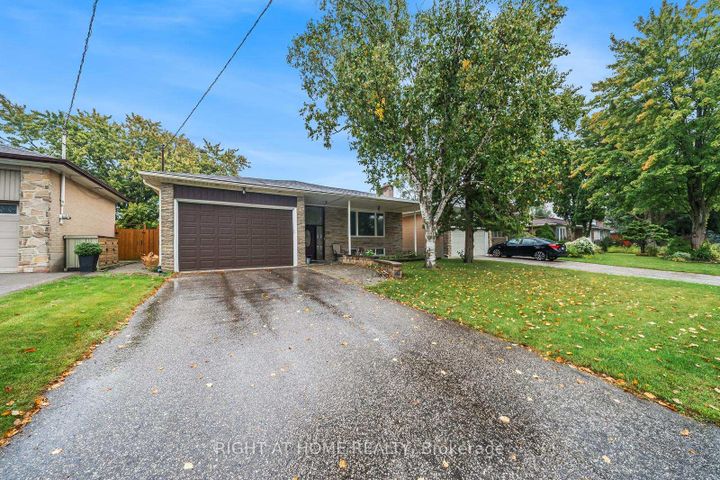 Photo 1 at 39 Heathview Avenue, Bayview Village, Toronto