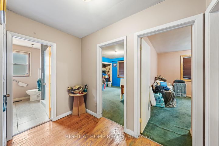 Photo 8 at 39 Heathview Avenue, Bayview Village, Toronto