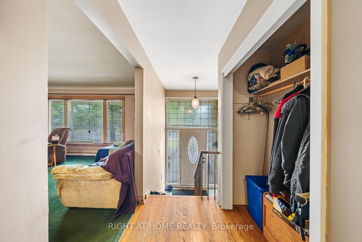 Photo 9 at 39 Heathview Avenue, Bayview Village, Toronto