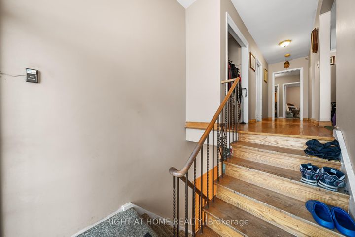 Photo 11 at 39 Heathview Avenue, Bayview Village, Toronto
