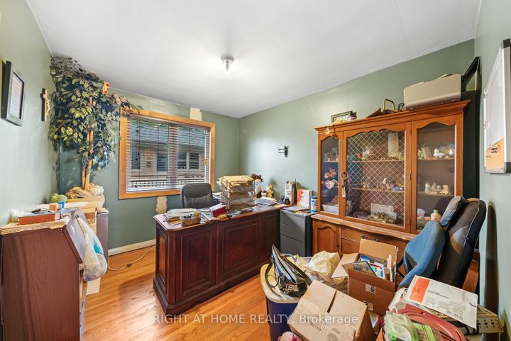 Photo 13 at 39 Heathview Avenue, Bayview Village, Toronto
