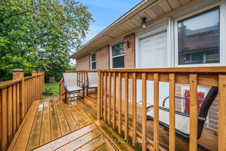 Photo 23 at 39 Heathview Avenue, Bayview Village, Toronto
