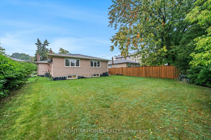 Photo 27 at 39 Heathview Avenue, Bayview Village, Toronto