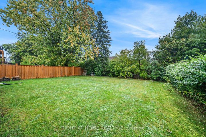 Photo 28 at 39 Heathview Avenue, Bayview Village, Toronto