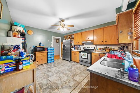 Photo 17 at 39 Heathview Avenue, Bayview Village, Toronto