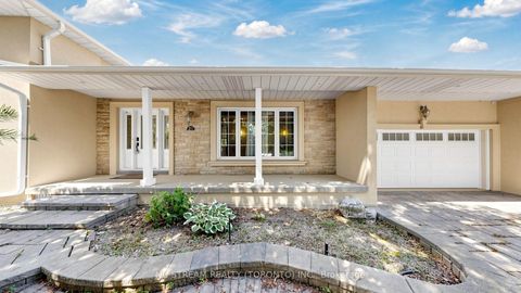 Photo 3 at 20 Blackforest Drive, Oak Ridges, Richmond Hill