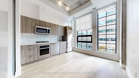 Photo 2 at 201 - 608 Richmond Street W, Waterfront Communities C1, Toronto