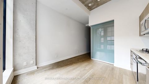 Photo 5 at 201 - 608 Richmond Street W, Waterfront Communities C1, Toronto
