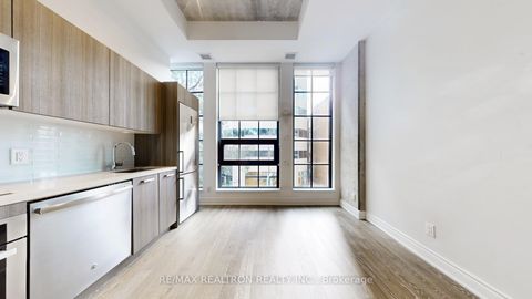 Photo 8 at 201 - 608 Richmond Street W, Waterfront Communities C1, Toronto