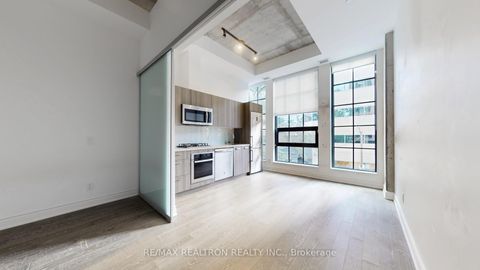 Photo 9 at 201 - 608 Richmond Street W, Waterfront Communities C1, Toronto