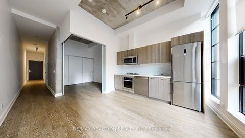 Photo 11 at 201 - 608 Richmond Street W, Waterfront Communities C1, Toronto