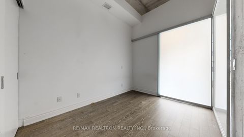 Photo 16 at 201 - 608 Richmond Street W, Waterfront Communities C1, Toronto