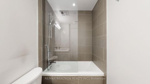 Photo 20 at 201 - 608 Richmond Street W, Waterfront Communities C1, Toronto