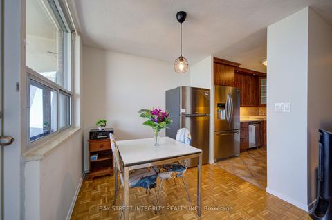 Photo 8 at 3104 - 40 Homewood Avenue, South St. James Town, Toronto