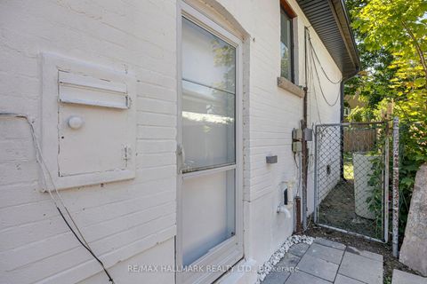 Photo 5 at 978 Midland Avenue, Eglinton East, Toronto