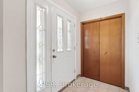 Photo 5 at 4 Gatesgill Crescent, CFB, Toronto