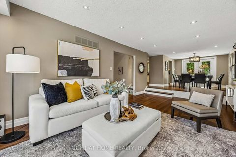 Photo 10 at 44 Protea Gardens, Bayview Village, Toronto