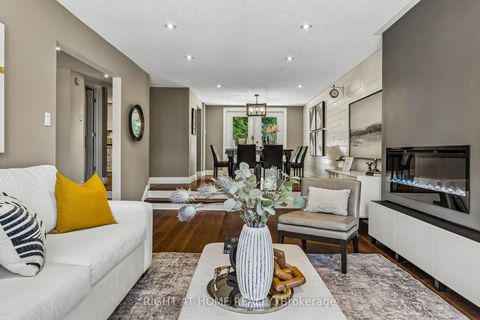 Photo 11 at 44 Protea Gardens, Bayview Village, Toronto