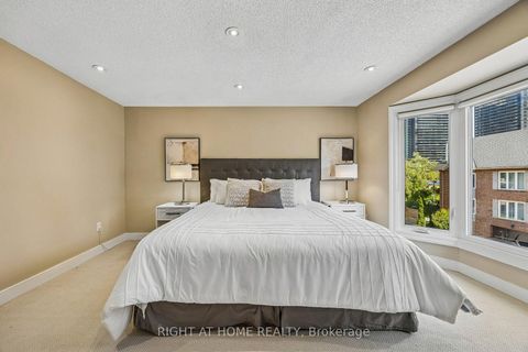 Photo 23 at 44 Protea Gardens, Bayview Village, Toronto
