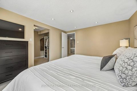 Photo 24 at 44 Protea Gardens, Bayview Village, Toronto