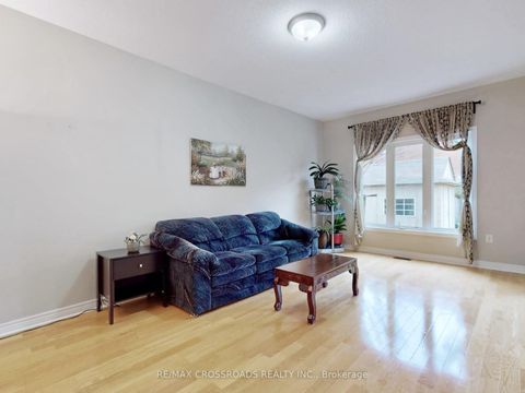 Photo 8 at 39 Pantano Drive, Patterson, Vaughan