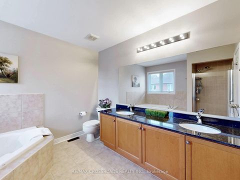 Photo 12 at 39 Pantano Drive, Patterson, Vaughan