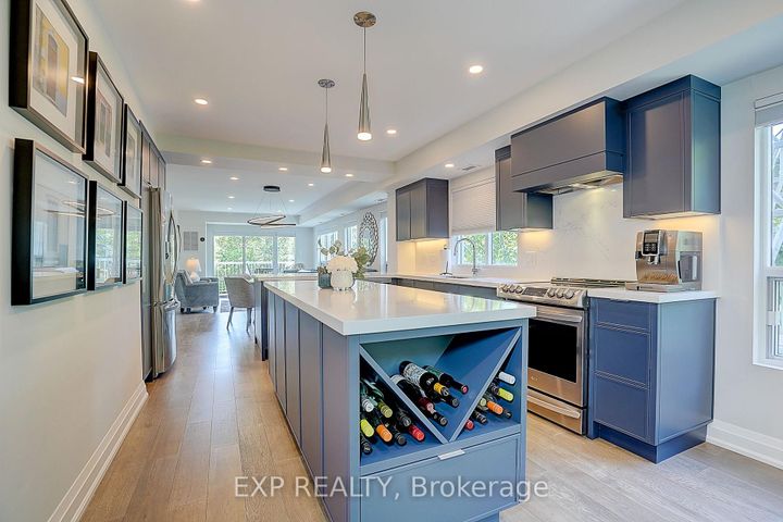 Photo 11 at 321 - 900 Bogart Mill Trail, College Manor, Newmarket