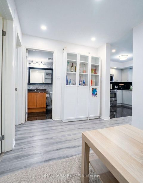 Photo 6 at 608 - 15 Laidlaw Street, South Parkdale, Toronto
