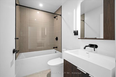 Photo 13 at 2902 - 127 Broadway Avenue, Mount Pleasant West, Toronto