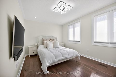 Photo 34 at 5 Yvonne Place, Bayview Wellington, Aurora