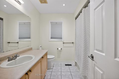 Photo 42 at 5 Yvonne Place, Bayview Wellington, Aurora
