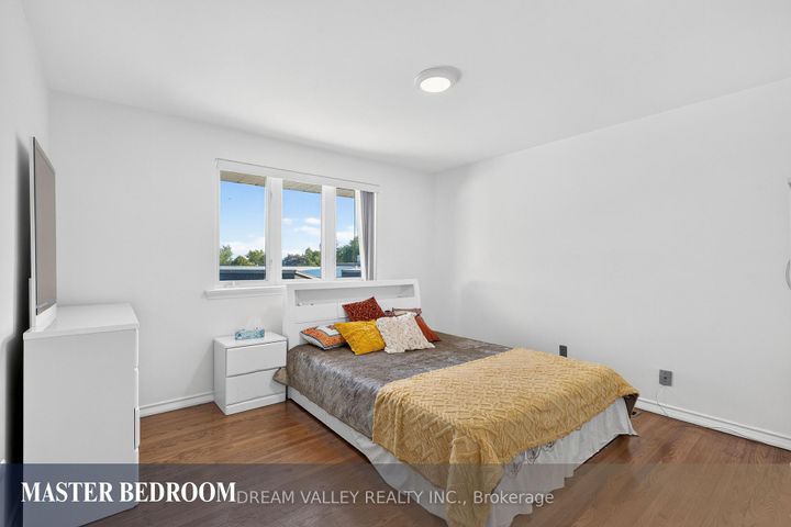 Photo 14 at 51 Sloley Road, Cliffcrest, Toronto
