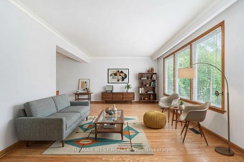 Photo 2 at 39 Madron Crescent, York University Heights, Toronto