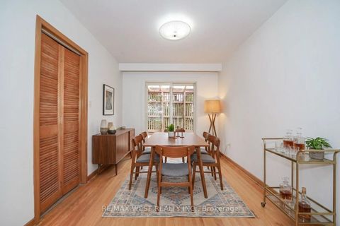 Photo 3 at 39 Madron Crescent, York University Heights, Toronto