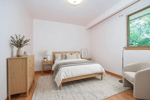 Photo 8 at 39 Madron Crescent, York University Heights, Toronto