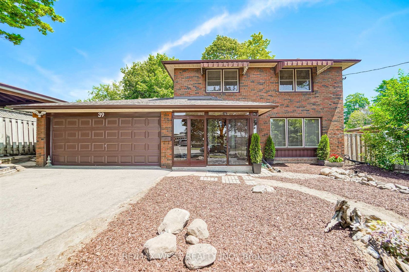 39 Madron Crescent, York University Heights, Toronto 