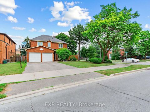 Photo 1 at 129 Franklin Avenue, Yorkhill, Vaughan