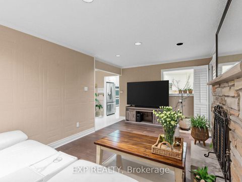 Photo 8 at 129 Franklin Avenue, Yorkhill, Vaughan