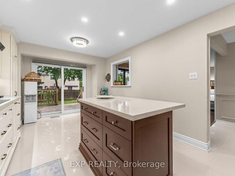 Photo 11 at 129 Franklin Avenue, Yorkhill, Vaughan
