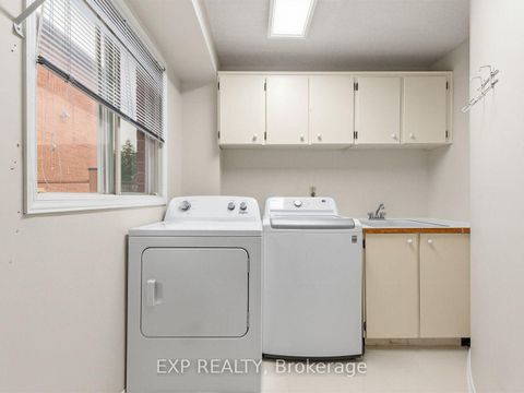 Photo 13 at 129 Franklin Avenue, Yorkhill, Vaughan