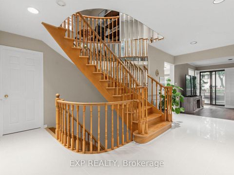 Photo 14 at 129 Franklin Avenue, Yorkhill, Vaughan