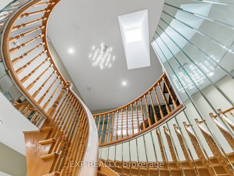 Photo 15 at 129 Franklin Avenue, Yorkhill, Vaughan