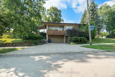 Photo 3 at 25 Grovetree Road, Beaumonde Heights, Toronto