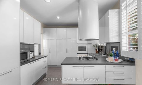 Photo 13 at 25 Grovetree Road, Beaumonde Heights, Toronto