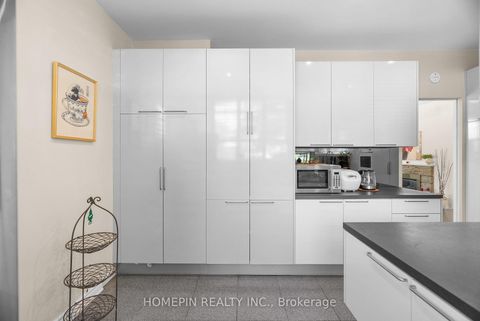 Photo 14 at 25 Grovetree Road, Beaumonde Heights, Toronto