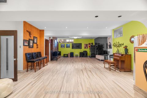 Photo 27 at 25 Grovetree Road, Beaumonde Heights, Toronto