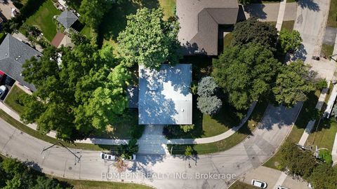 Photo 30 at 25 Grovetree Road, Beaumonde Heights, Toronto