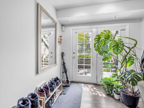 Photo 11 at 61 - 95 The Queensway, Swansea, Toronto